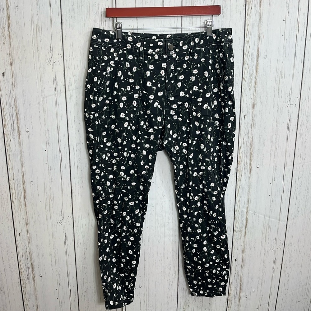 Lane Bryant Size 14 Daisy Print Pants High Rise